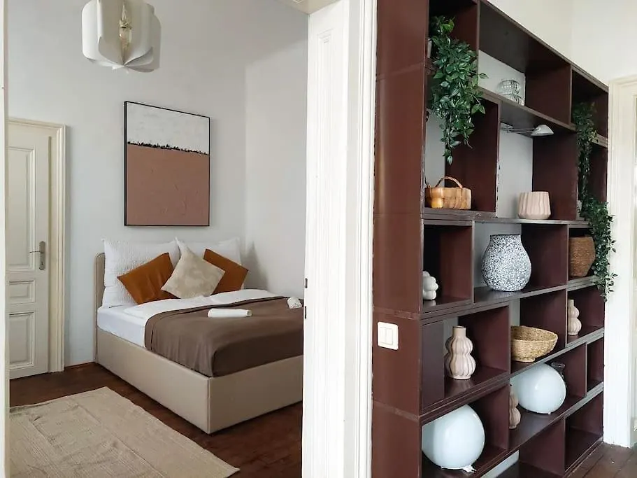 Apartament Hidden Garden - 160 M² - Min To City Shuttle Wiedeń