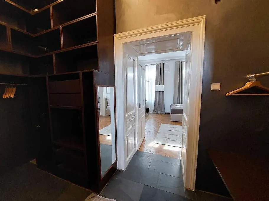 Appartement Hidden Garden - 160 M² - Min To City Shuttle à Vienne 0*,  Autriche