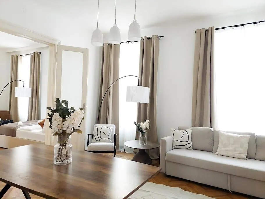 Appartement Hidden Garden - 160 M² - Min To City Shuttle à Vienne
